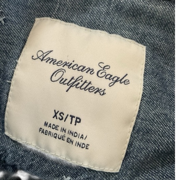 American Eagle Embroidered Chambray Button-Up Shirt – Size XS - Picture 6 of 7